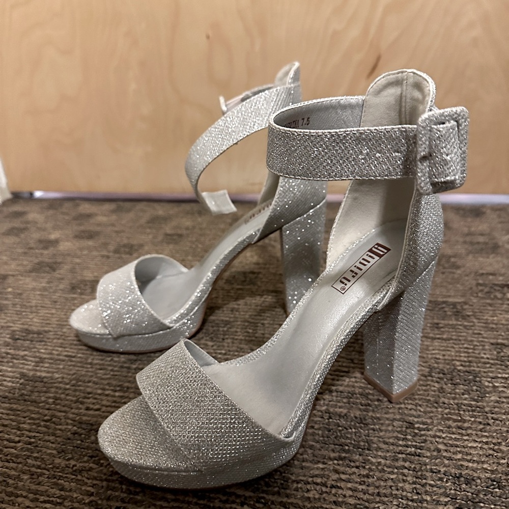 DIFU Women's IN4 Platform Chunky High Heels Ankle Strap Size 7.5 Silver